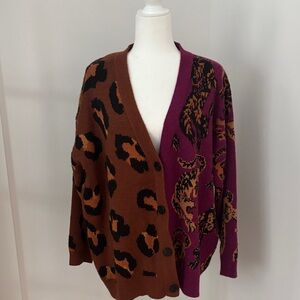 Farm RIO
Leopard Print Cardigan Sweater 
leopard and cheetah design Size M